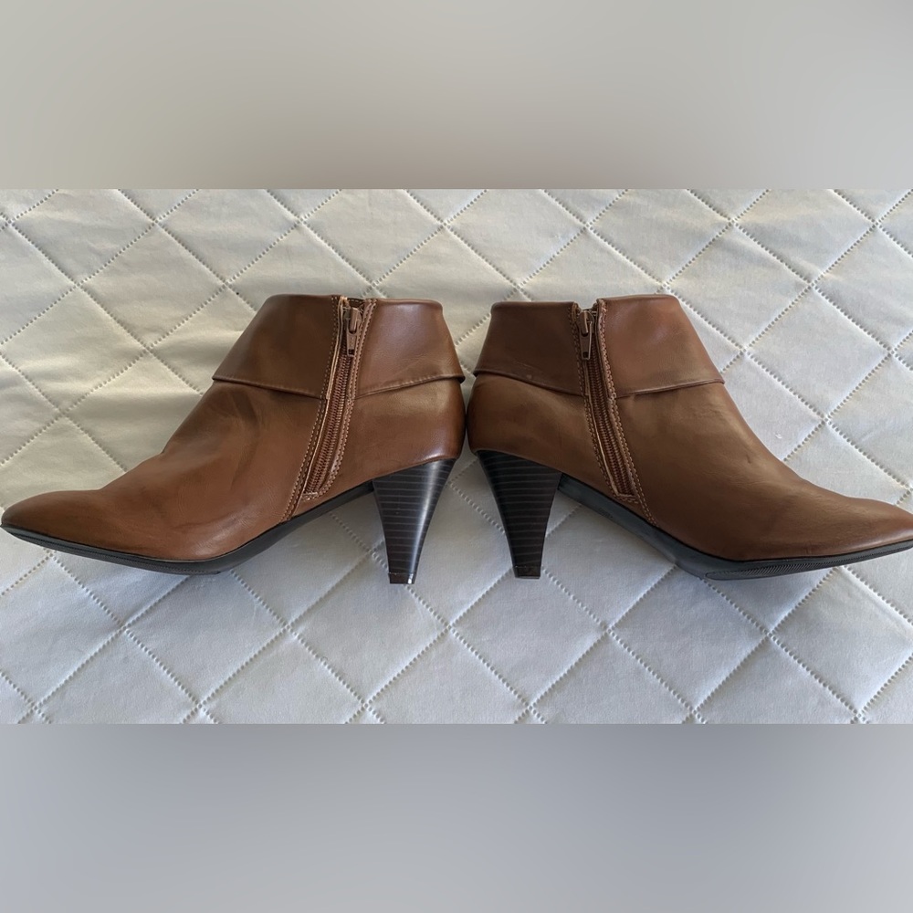 Valerie Stevens Boots - Picture 2 of 4